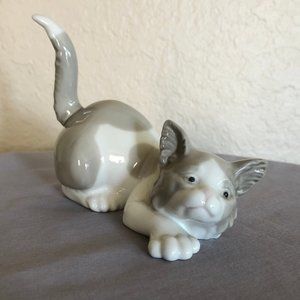 Lladro Cat Porcelain Figurine